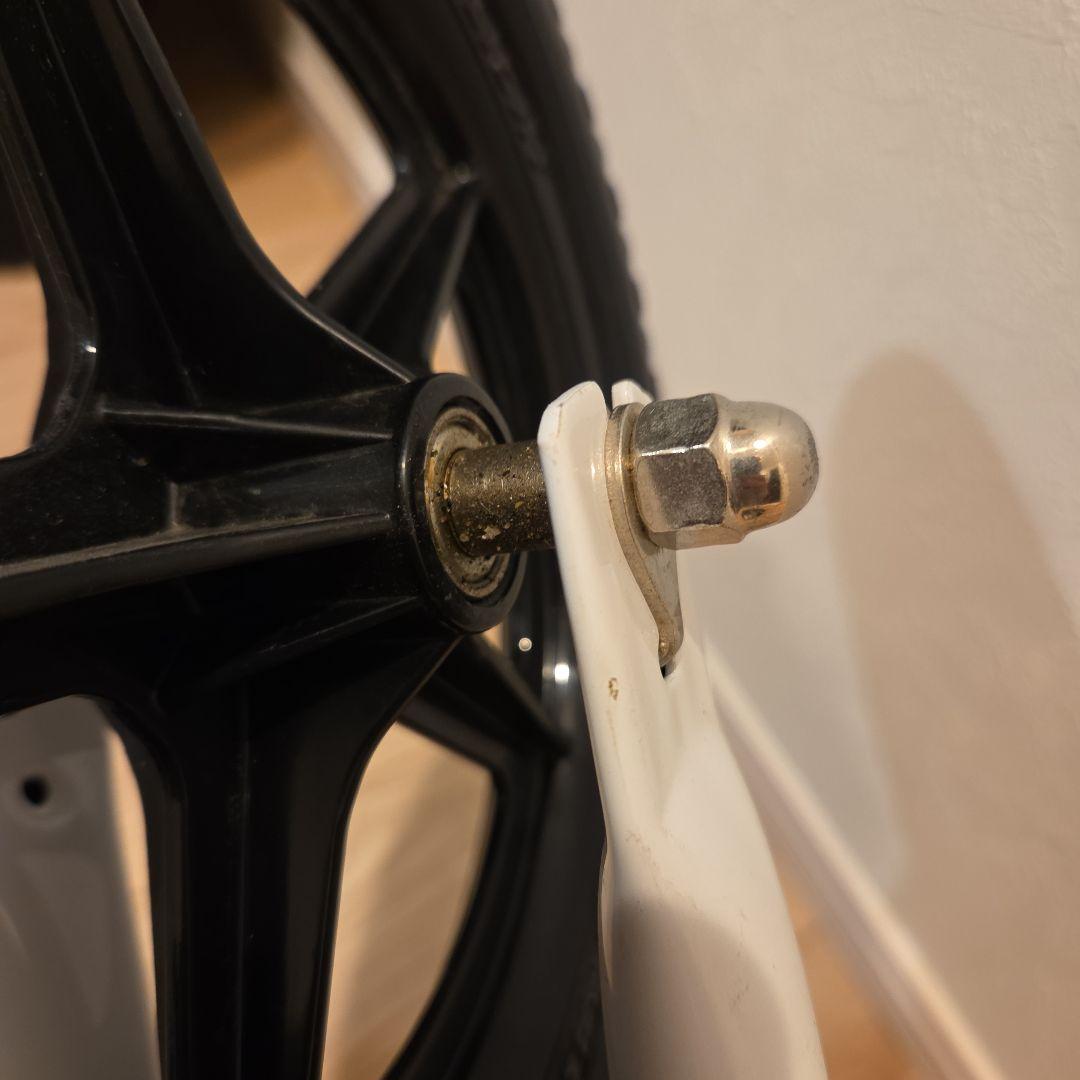 STRIDER ストライダー　スポーツモデル　 限定色 ホワイト　12インチ