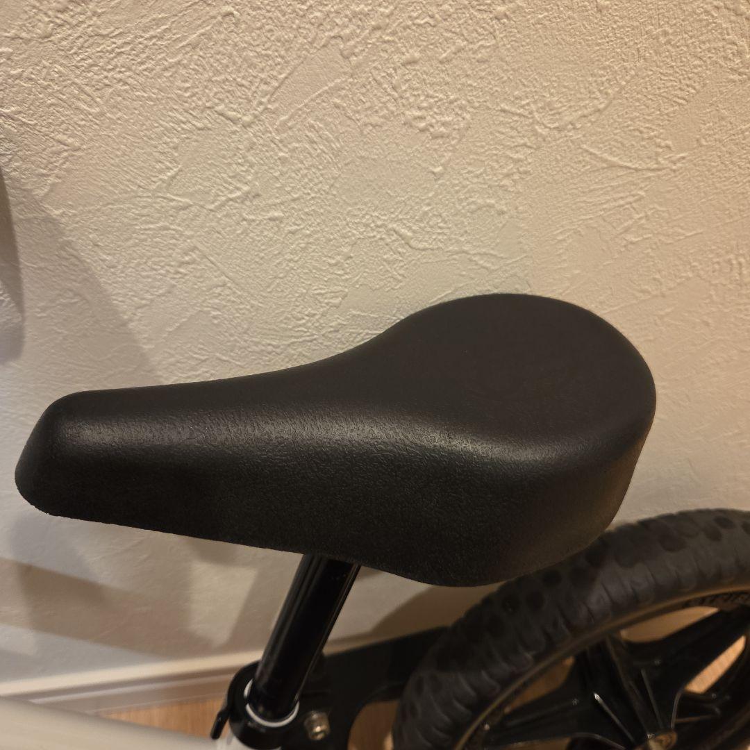 STRIDER ストライダー　スポーツモデル　 限定色 ホワイト　12インチ