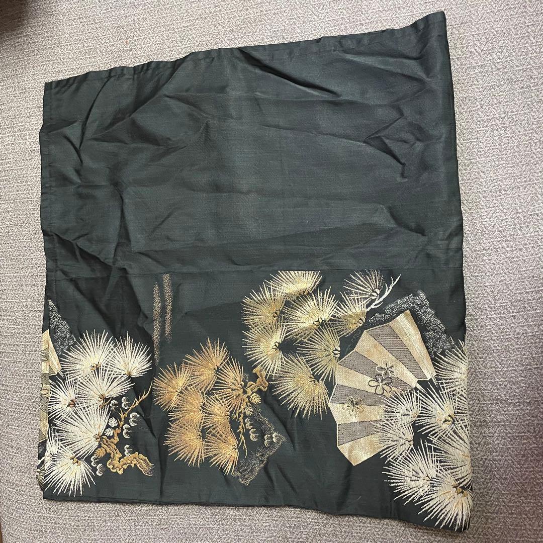 【最高級】大嶋織 テーブルクロス 正方形124cm 黒 絹 松 扇 金彩 縁起物