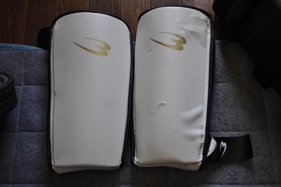 ボクシングミット　グローブ・　プロテクター　腹筋ローラーセット