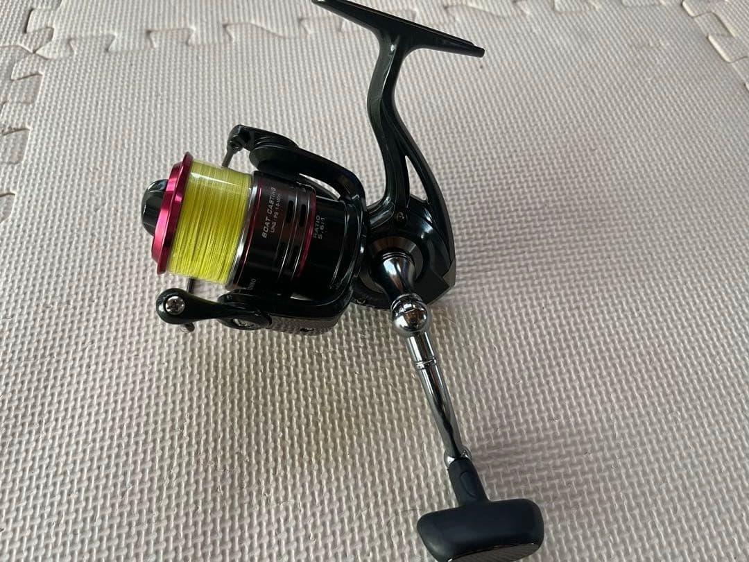 スピニングリール 4000番 程度 未使用 PEライン 1.5号 付き