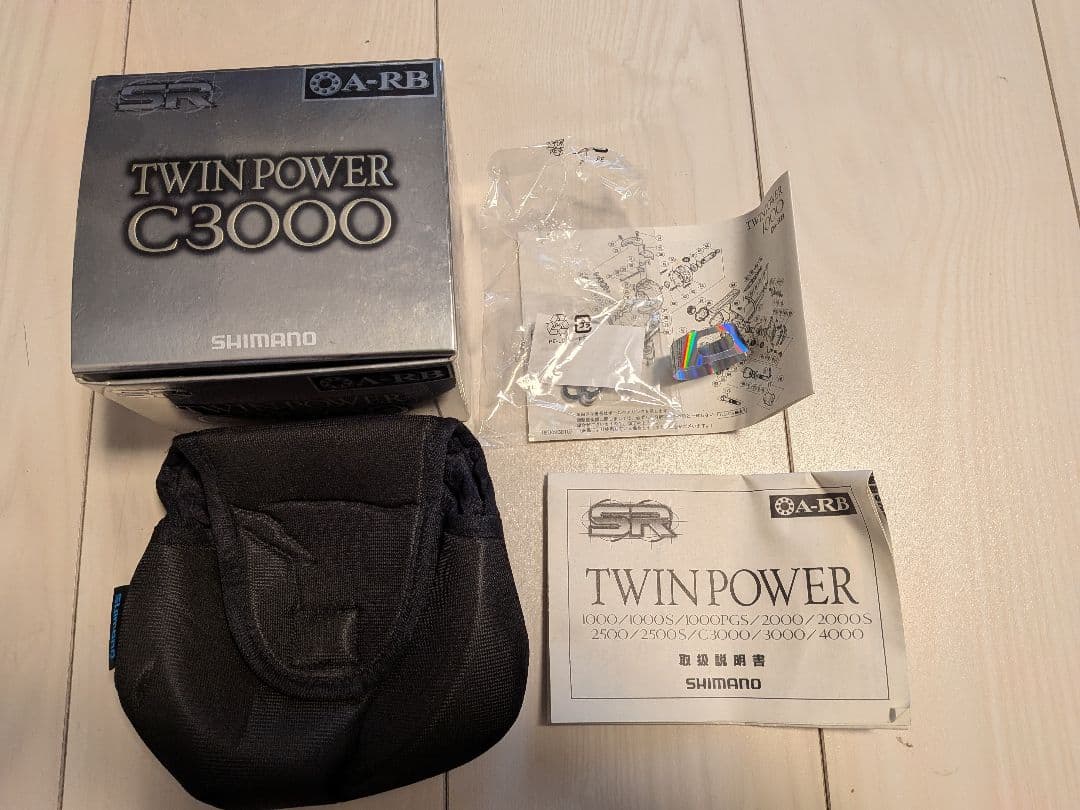 美品 05ツインパワー C3000 スピニングリール