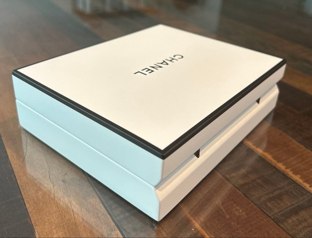 シャネル　正規品　ミラー付きボックス