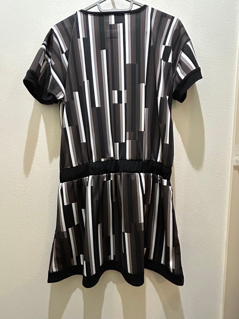 ヨネックス　テニスウェア ワンピース　ブラック L