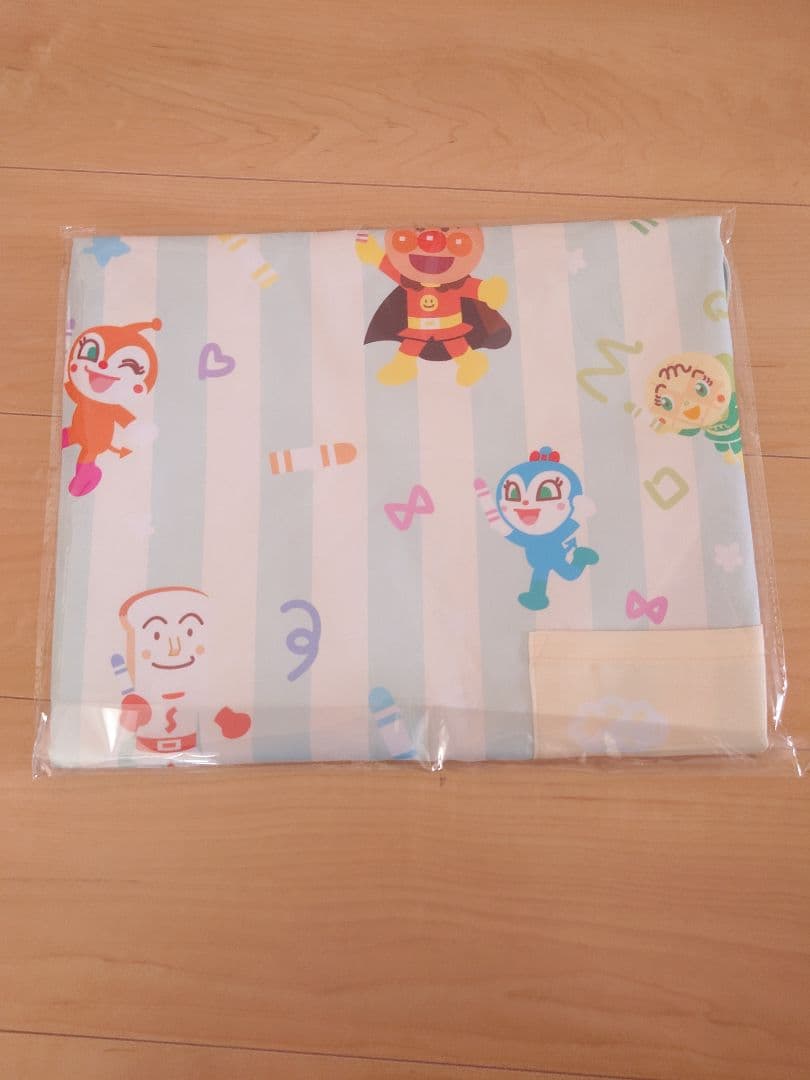 新品未使用☆アンパンマン 保育士エプロン＆靴下セット アンパンマンエプロン