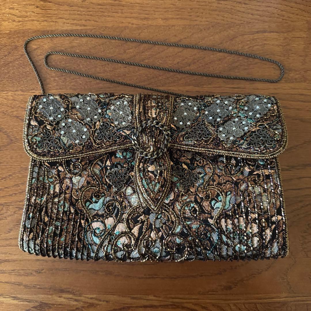 新品 ビーズ刺繍入りクラッチバッグ TOWANNY(PAT1314758)即発送