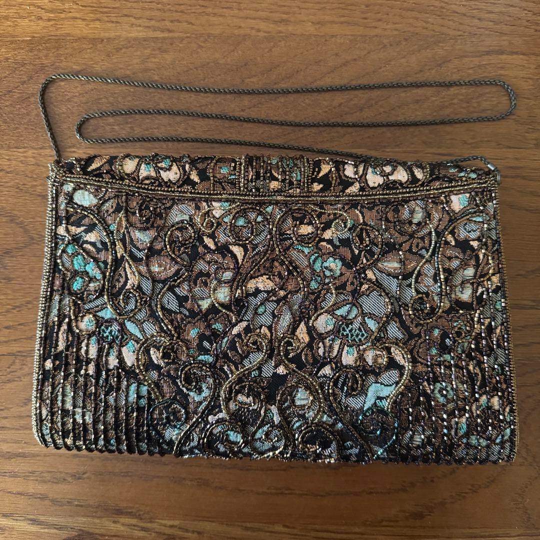 新品 ビーズ刺繍入りクラッチバッグ TOWANNY(PAT1314758)即発送