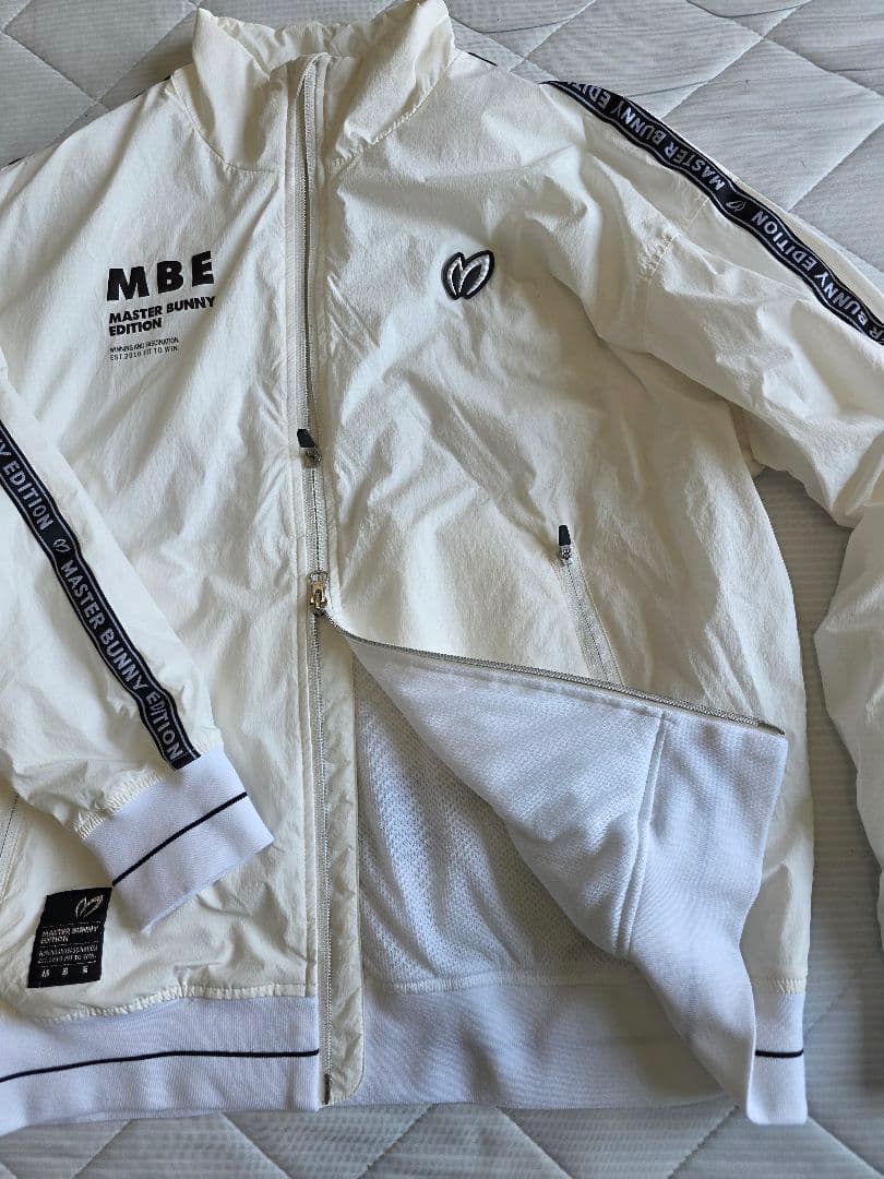 新品同様マスターバニー撥水ストレッチブルゾン４