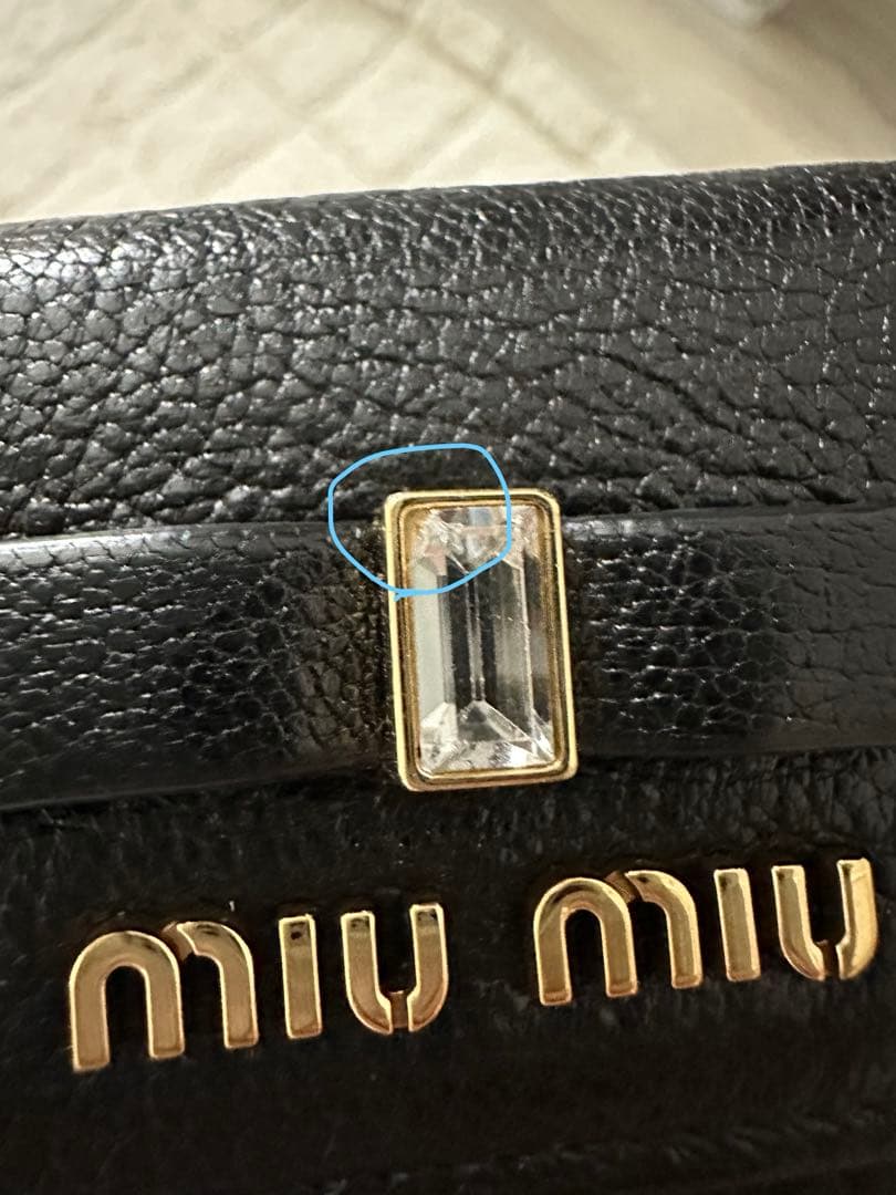 miumiu キーケース黒
