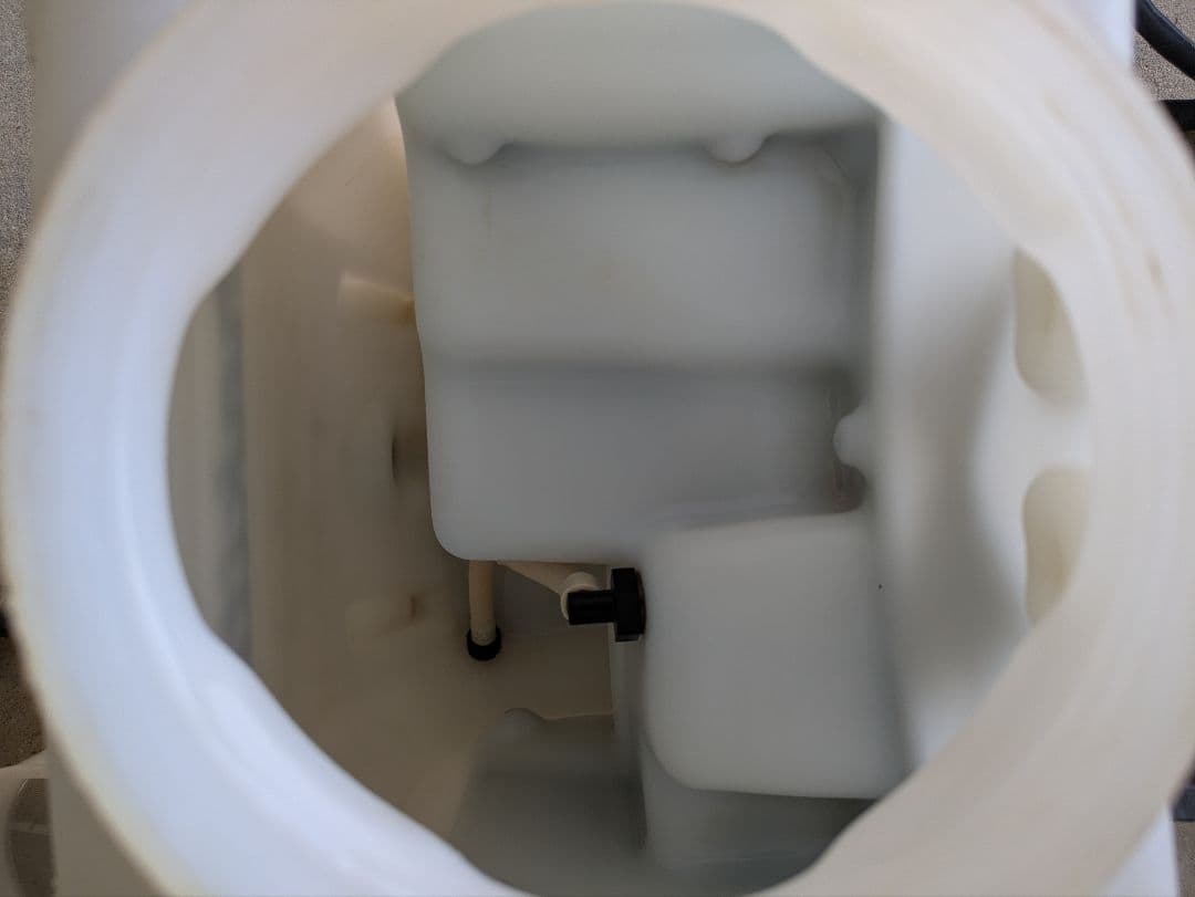 マキタ　充電式噴霧器　本体のみ　ＭＵＳ１０８Ｄ