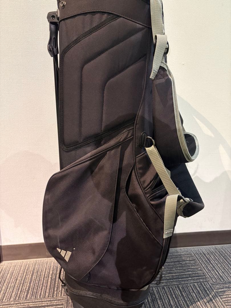 アディダス　ゴルフバッグ スタンド付き　ブラック