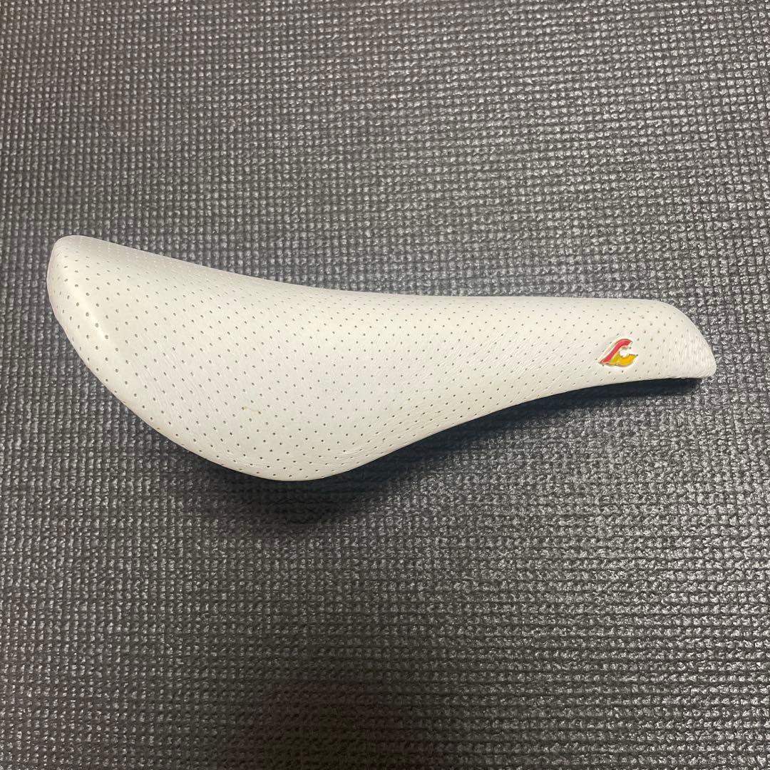 Cinelli チネリ ヴォラーレ サドル 復刻版 ホワイト