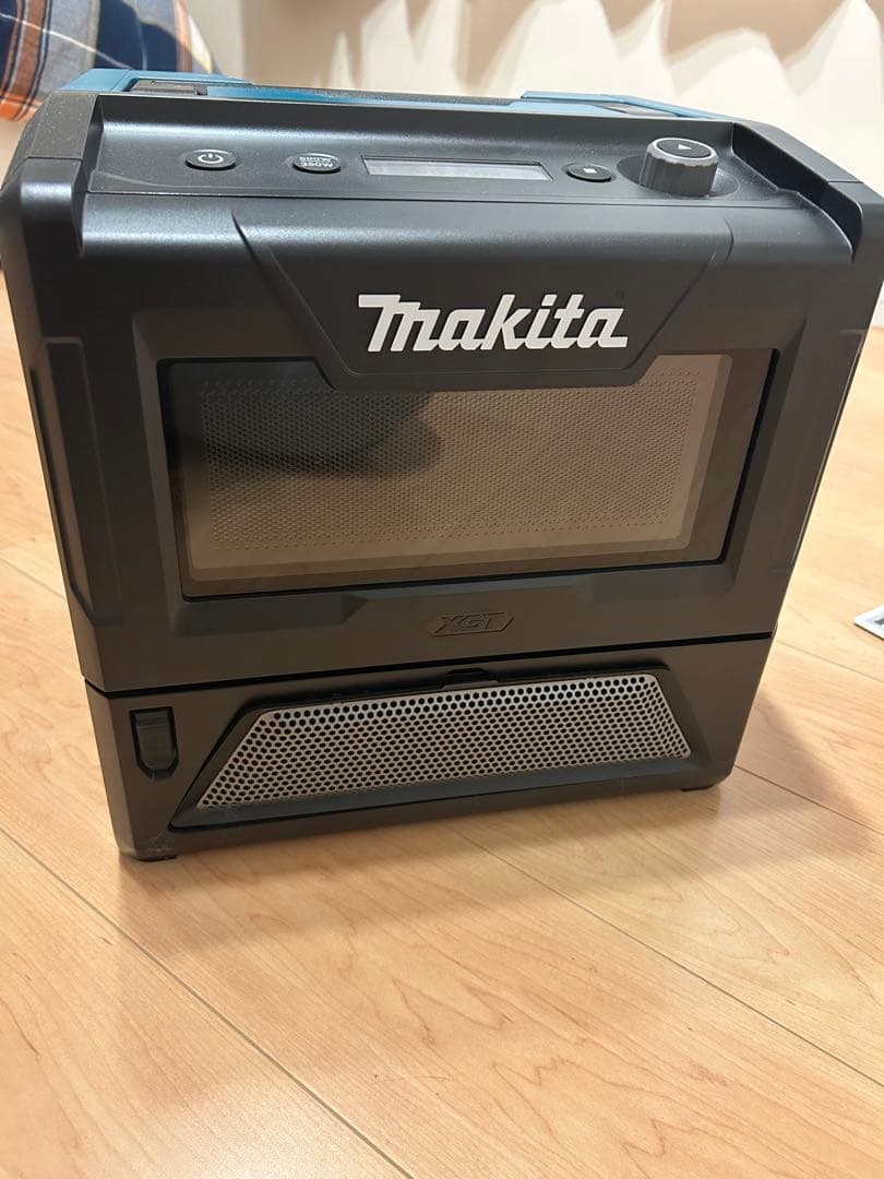 新品未使用　Makita MW001G 充電式電子ンジ 800W