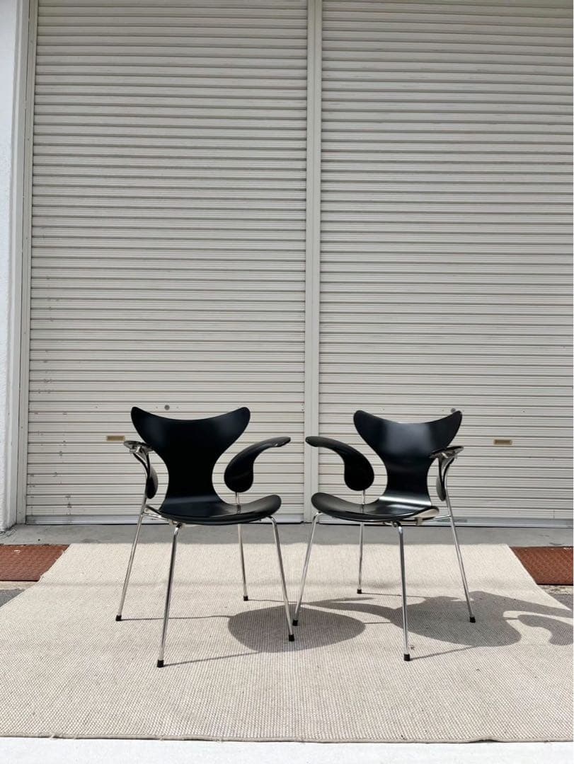 【希少】リリーチェア アーム付き ブラック 2脚セット