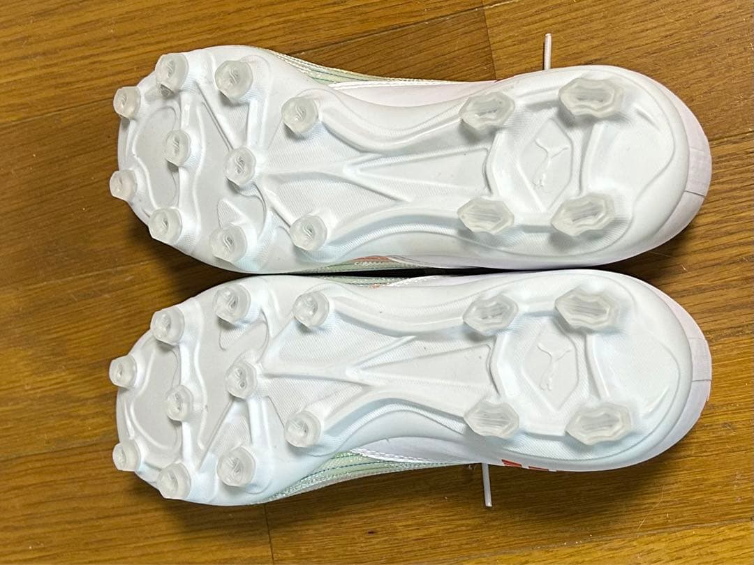 ジュニアサッカーシューズ　（PUMA）
