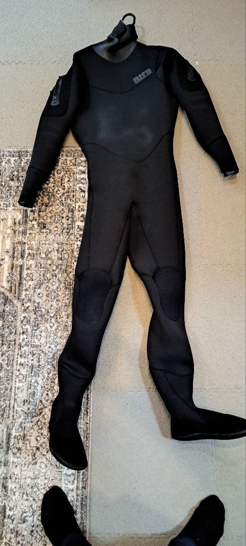 しろ様！美品　リフス　ドライスーツ　170ー58kg