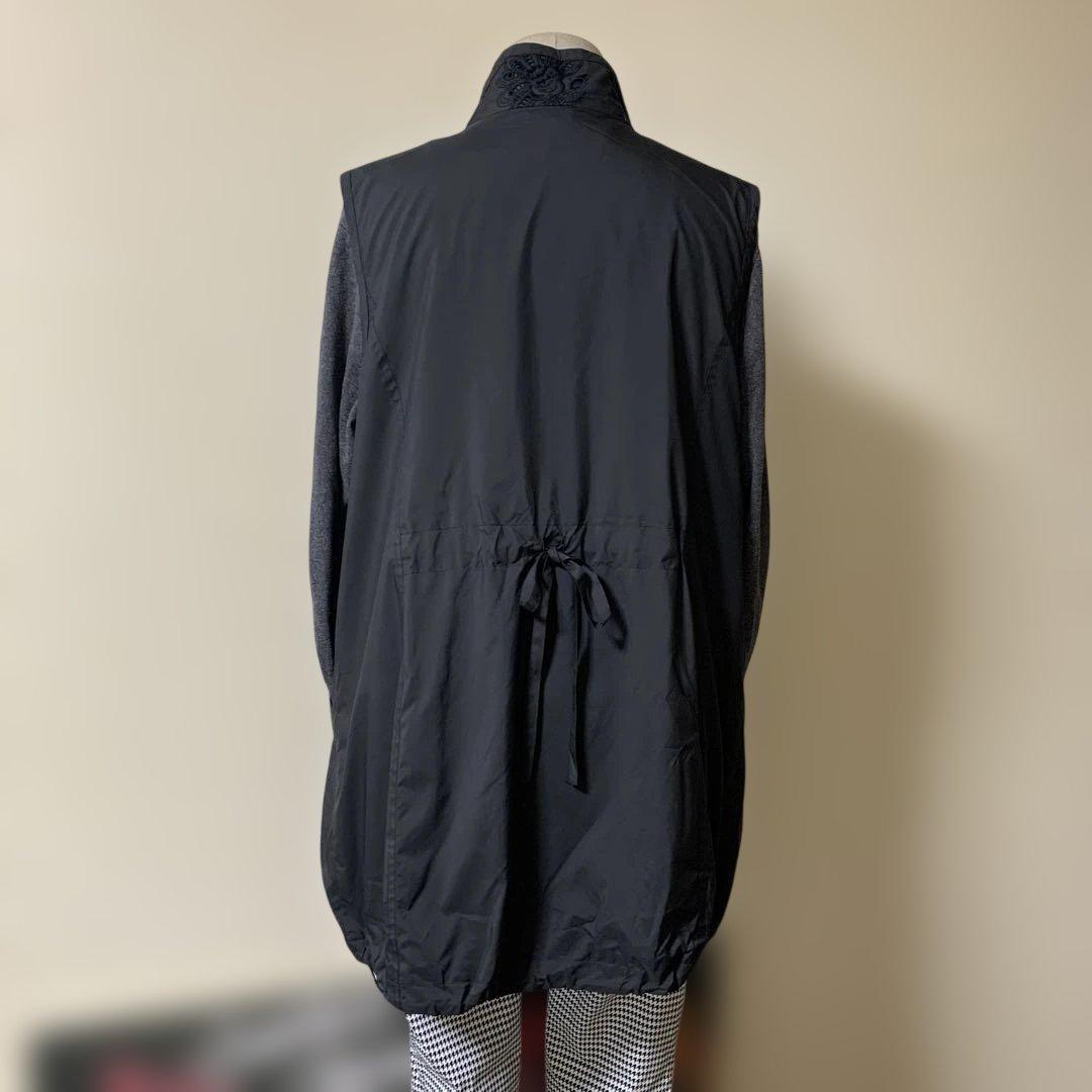 TOKUKO 未使用フラワー刺繍入り Wジップベスト