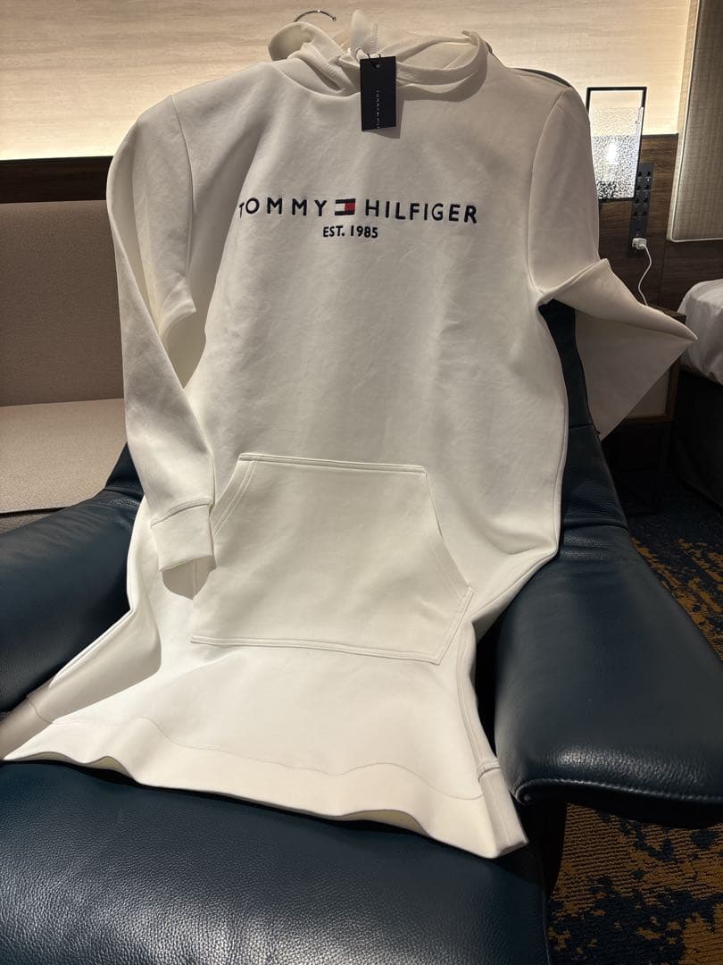 ✨特価✨  ✨ホワイト パーカー ✨M（日本のL）