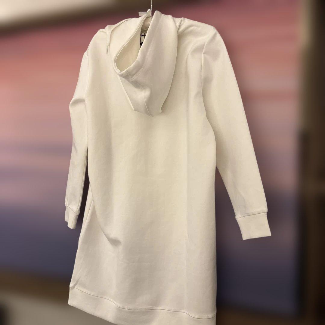 ✨特価✨  ✨ホワイト パーカー ✨M（日本のL）