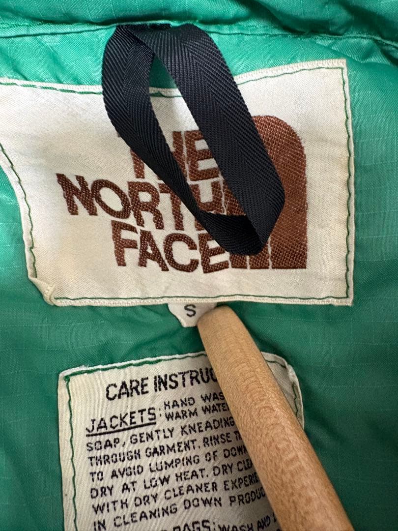 緑色 ダウンベスト ノースフェイス　茶タグ
