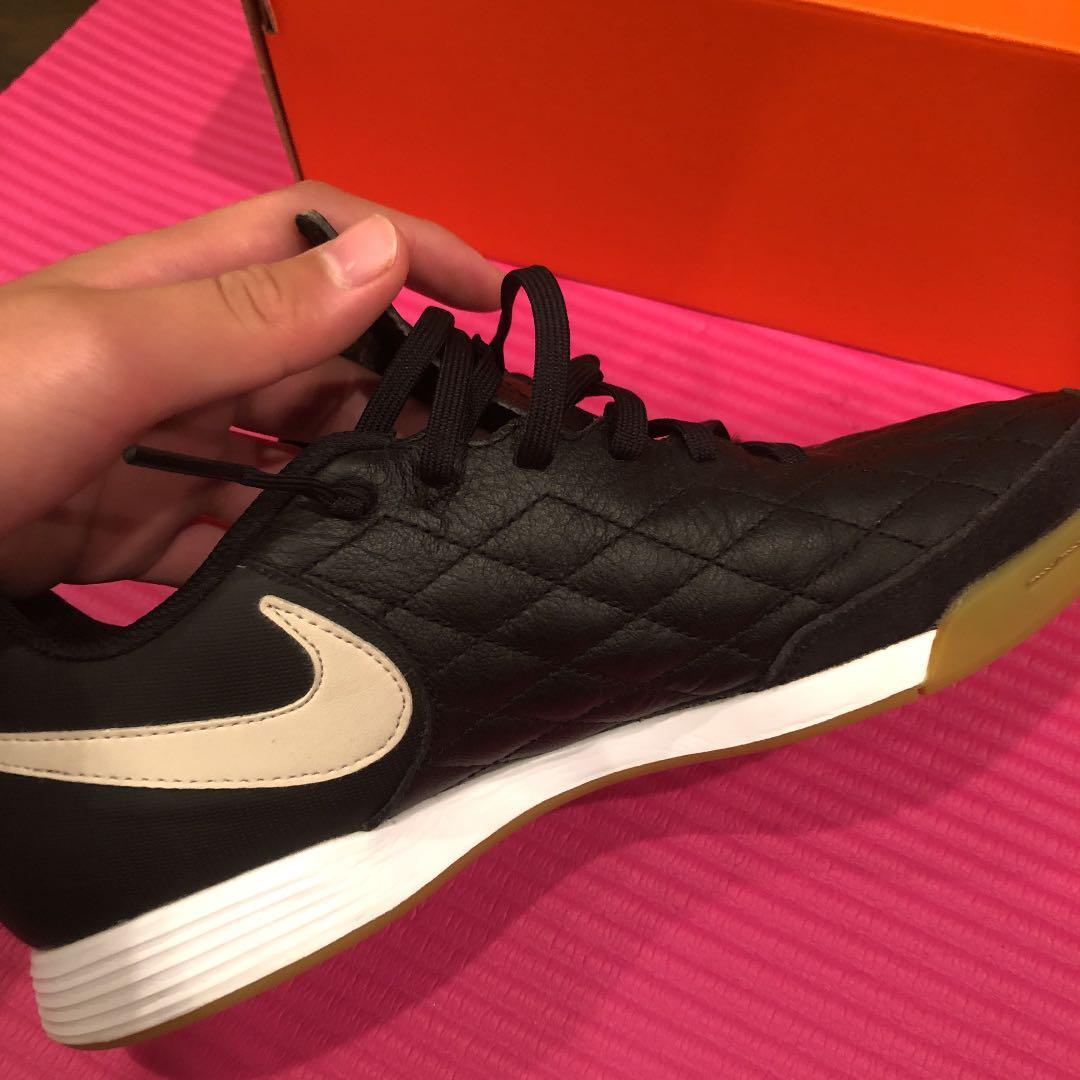 ナイキサッカーシューズ