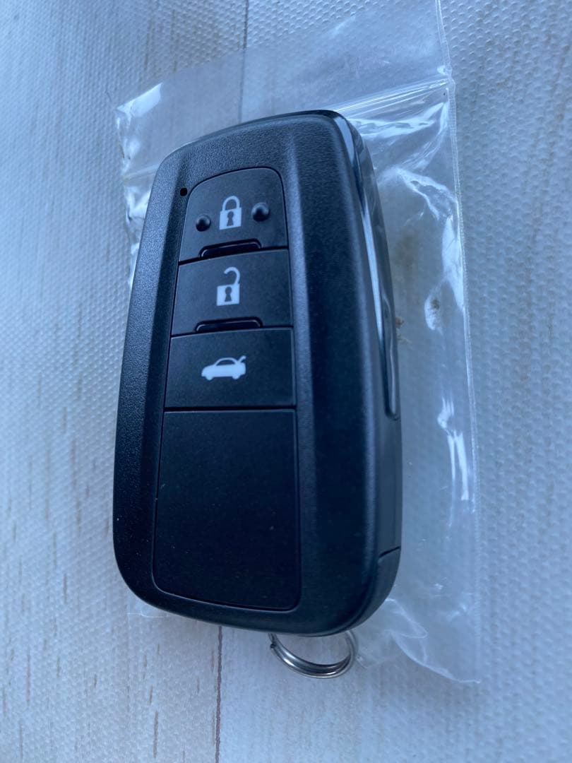 トヨタ　純正　86 スマートキー　ZN6 トランクスイッチ　3ボタン　美品　袋入