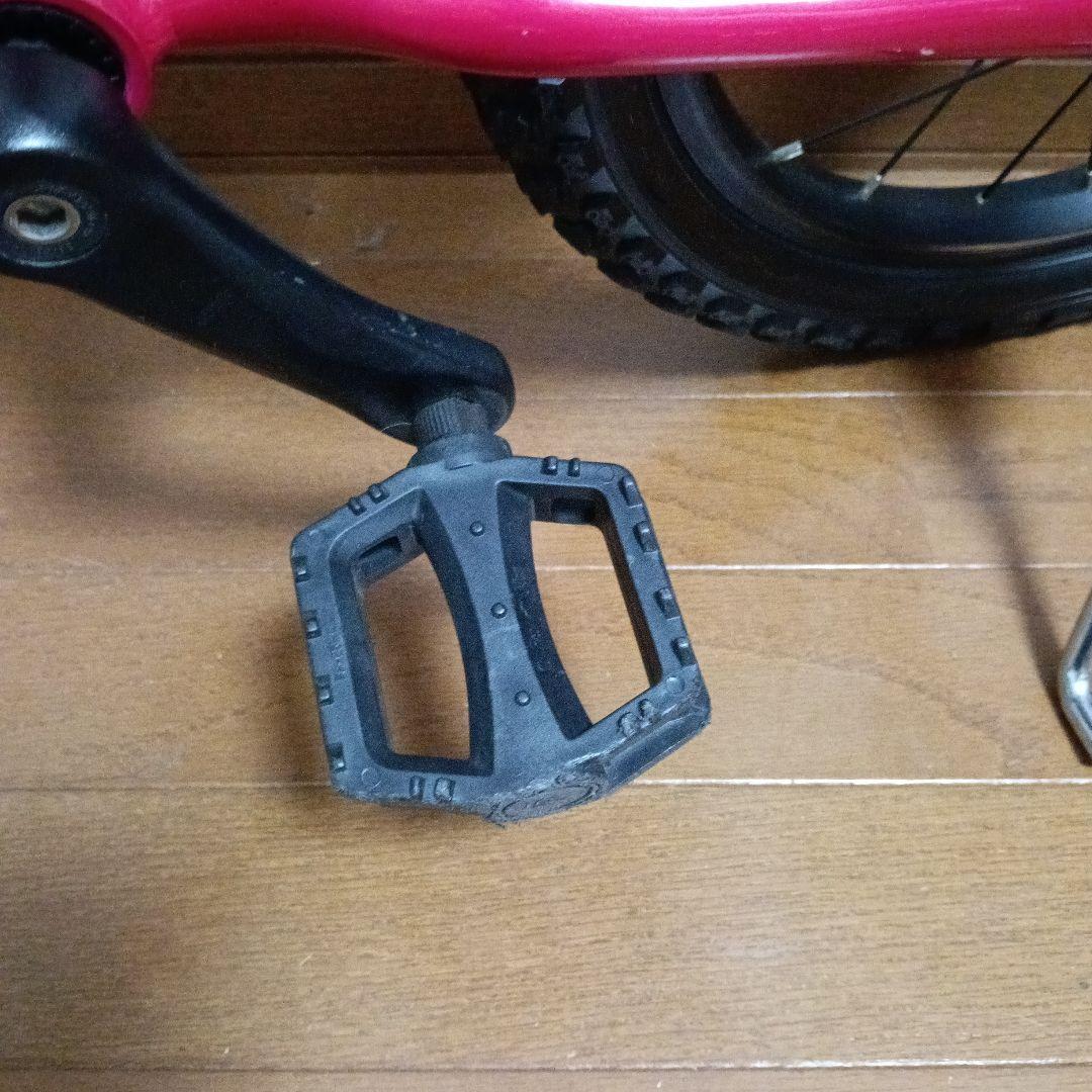 引き取り限定　室内保管　ヨツバサイクル ピンク 16インチ