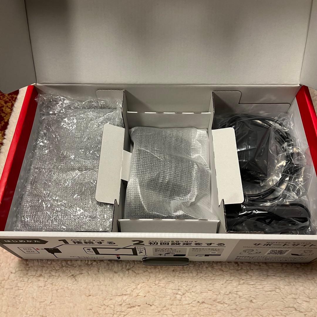 Nintendo Switch 本体 箱・付属品有り 赤/青 専用ケース付き