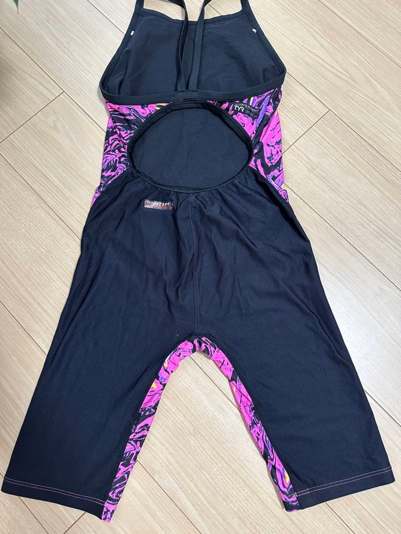 新品スパッツ水着T YRティアＬサイズ