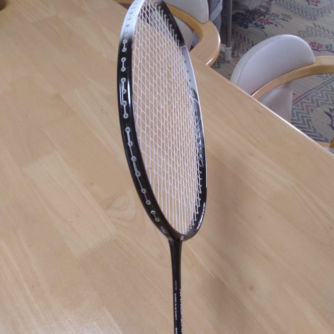 バドミントン ラケット オーバル型