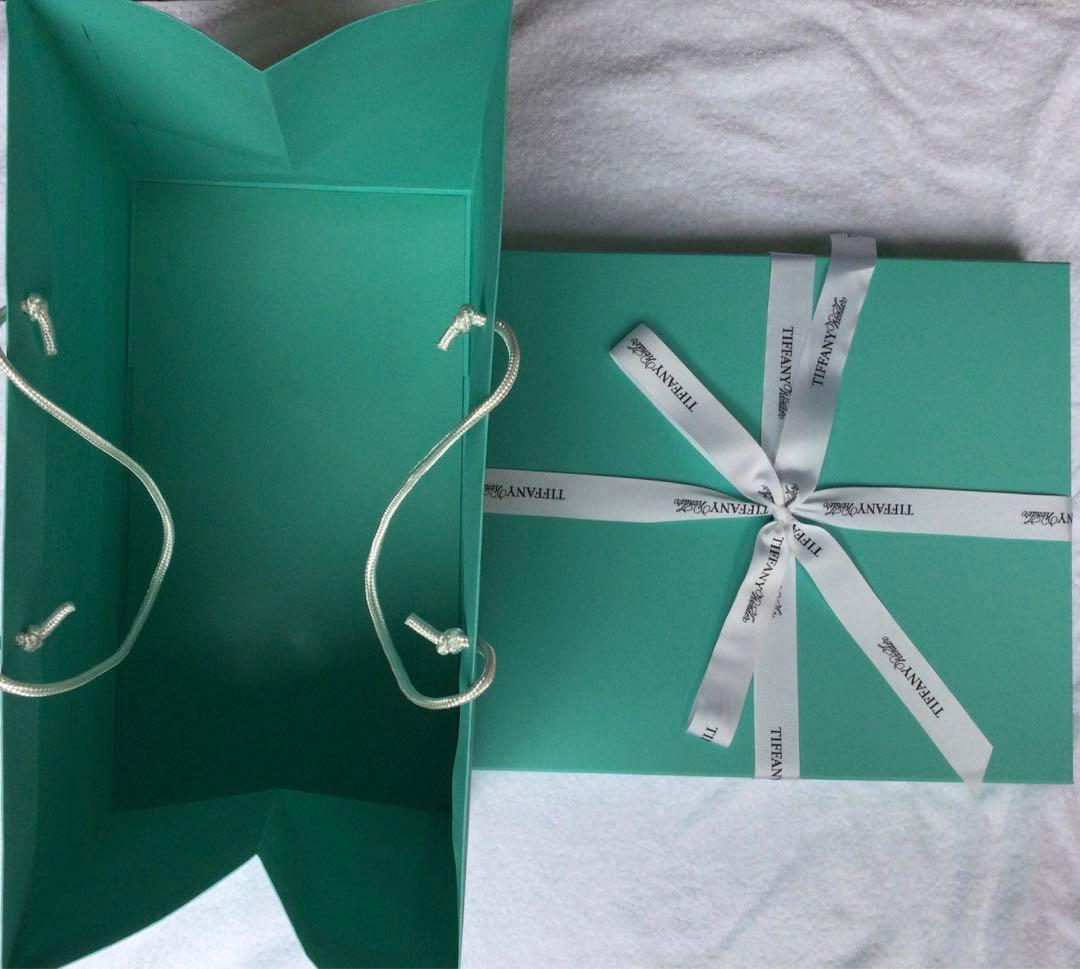 ティファニーワンダー展　公式図録　 箱入り未開封品　展覧会限定紙袋付