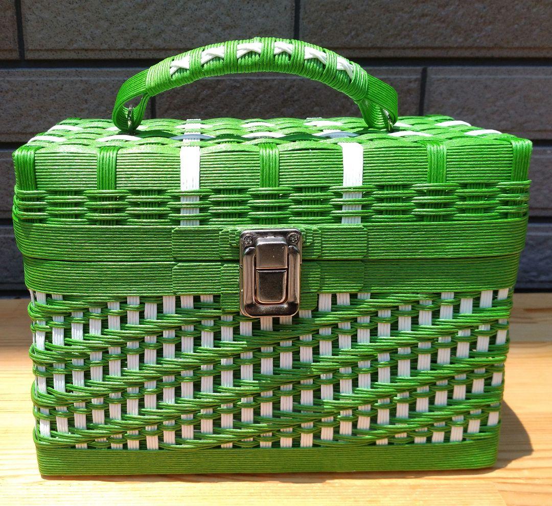 専用　透かし模様(緑色系)クロスステッチ(紫色×薄紫色)らせん模様(新緑色)