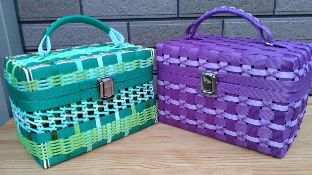 専用　透かし模様(緑色系)クロスステッチ(紫色×薄紫色)らせん模様(新緑色)