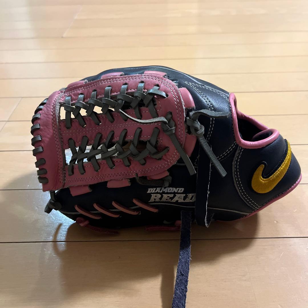 Nike DIAMOND REAL グローブ ネイビーとピンク
