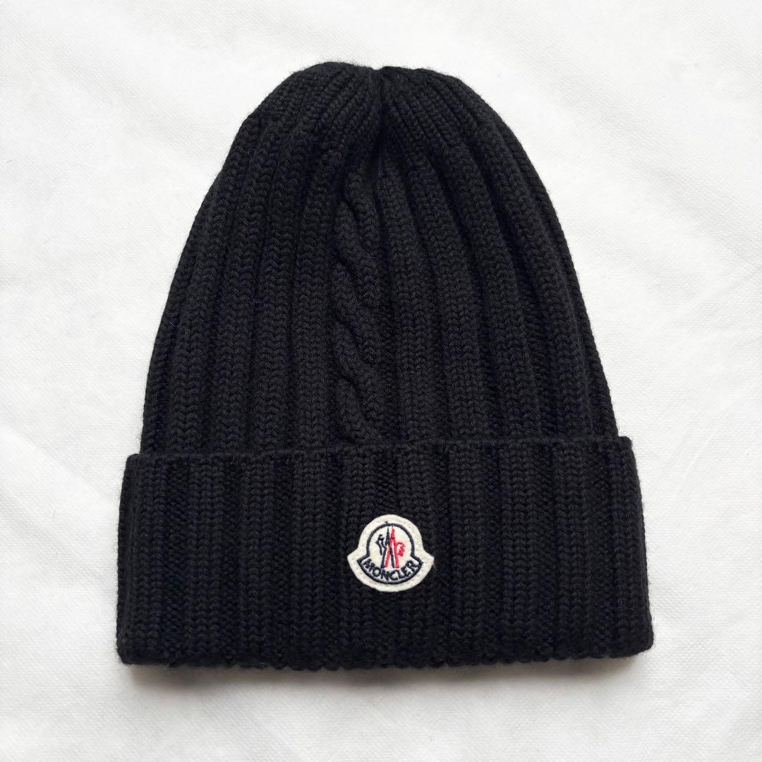 モンクレール ニット帽 ビーニー ケーブル網み ロゴワッペン ブラック