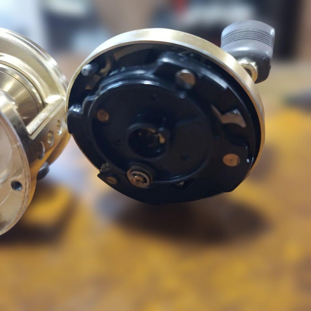 シマノ カルカッタ200XT 動作品 丸型ベイトリール