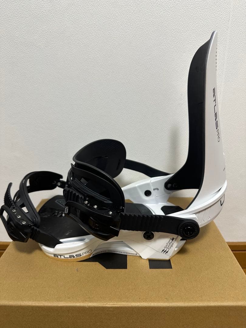 UNION ATLAS PRO メタリックホワイト Sサイズ