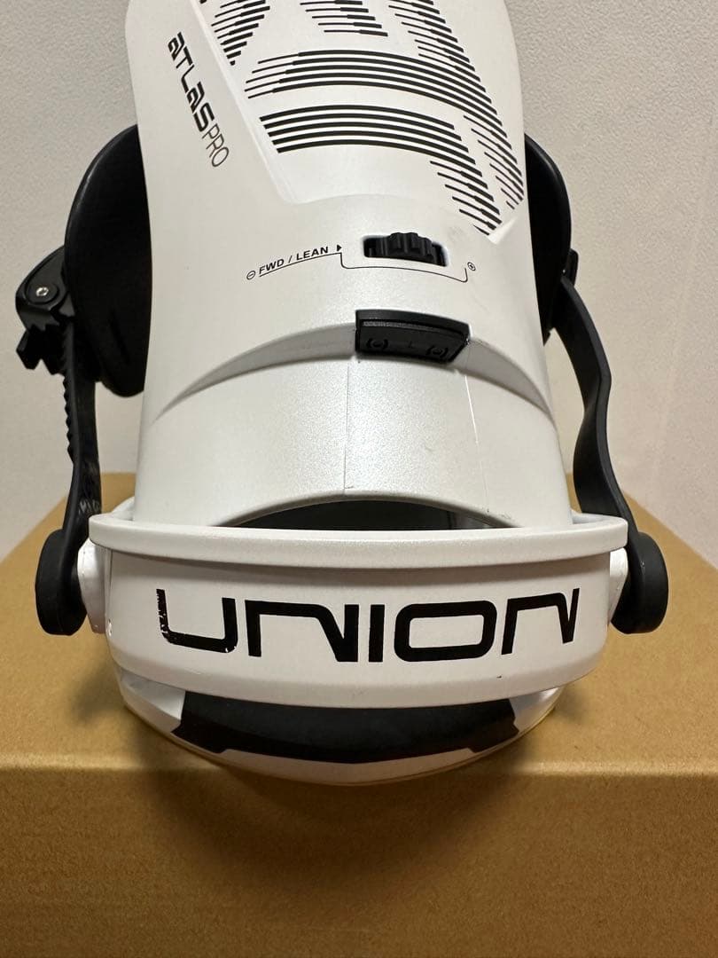 UNION ATLAS PRO メタリックホワイト Sサイズ
