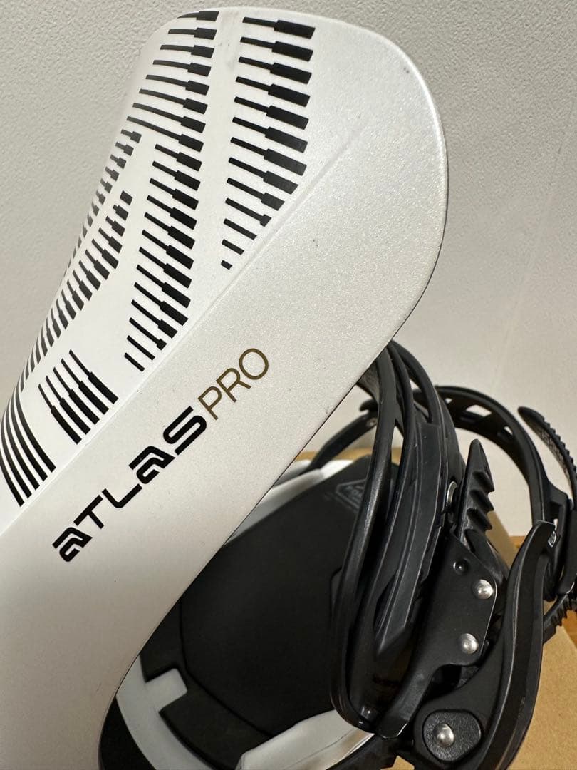 UNION ATLAS PRO メタリックホワイト Sサイズ