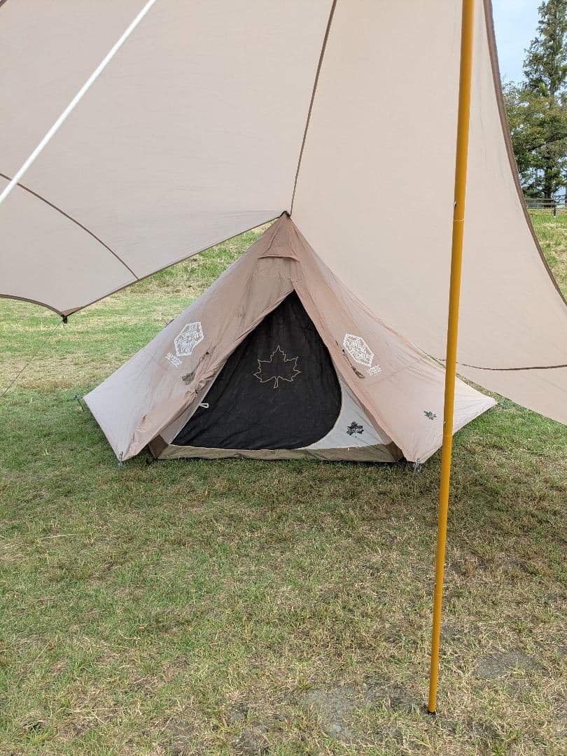 モンハンCAMPコラボ LOGOS ベースキャンプキット テント＆タープ