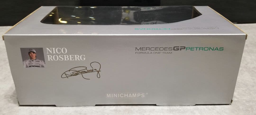【美品】ミニチャンプス1/18 メルセデスGP W01 ロズベルグ 2010