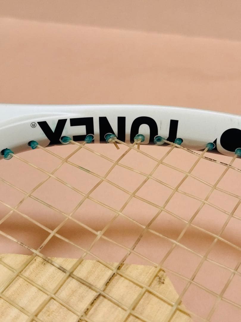 ヨネックス アストレル105 G1 軽量 テニスラケット初心者向け 人気モデル