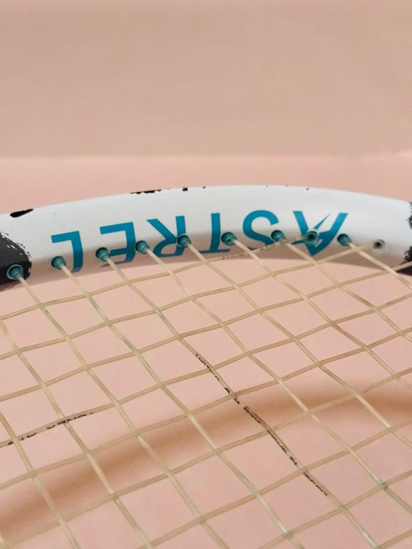 ヨネックス アストレル105 G1 軽量 テニスラケット初心者向け 人気モデル