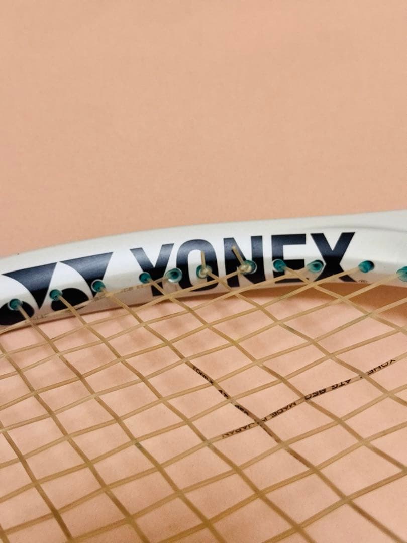 ヨネックス アストレル105 G1 軽量 テニスラケット初心者向け 人気モデル