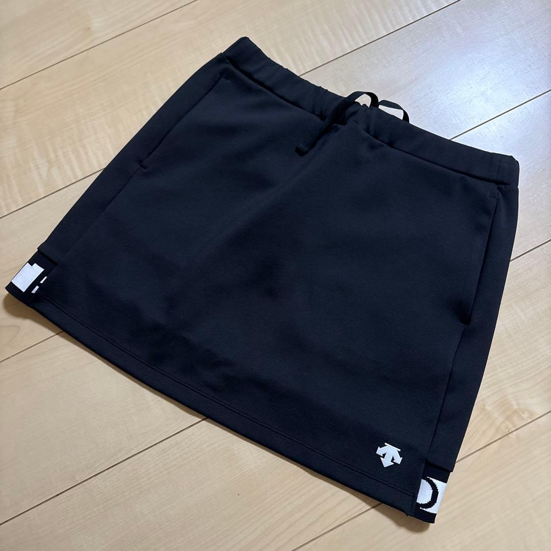 DESCENTE ゴルフウェア ポロシャツ　スカート　2点　黒　M/L