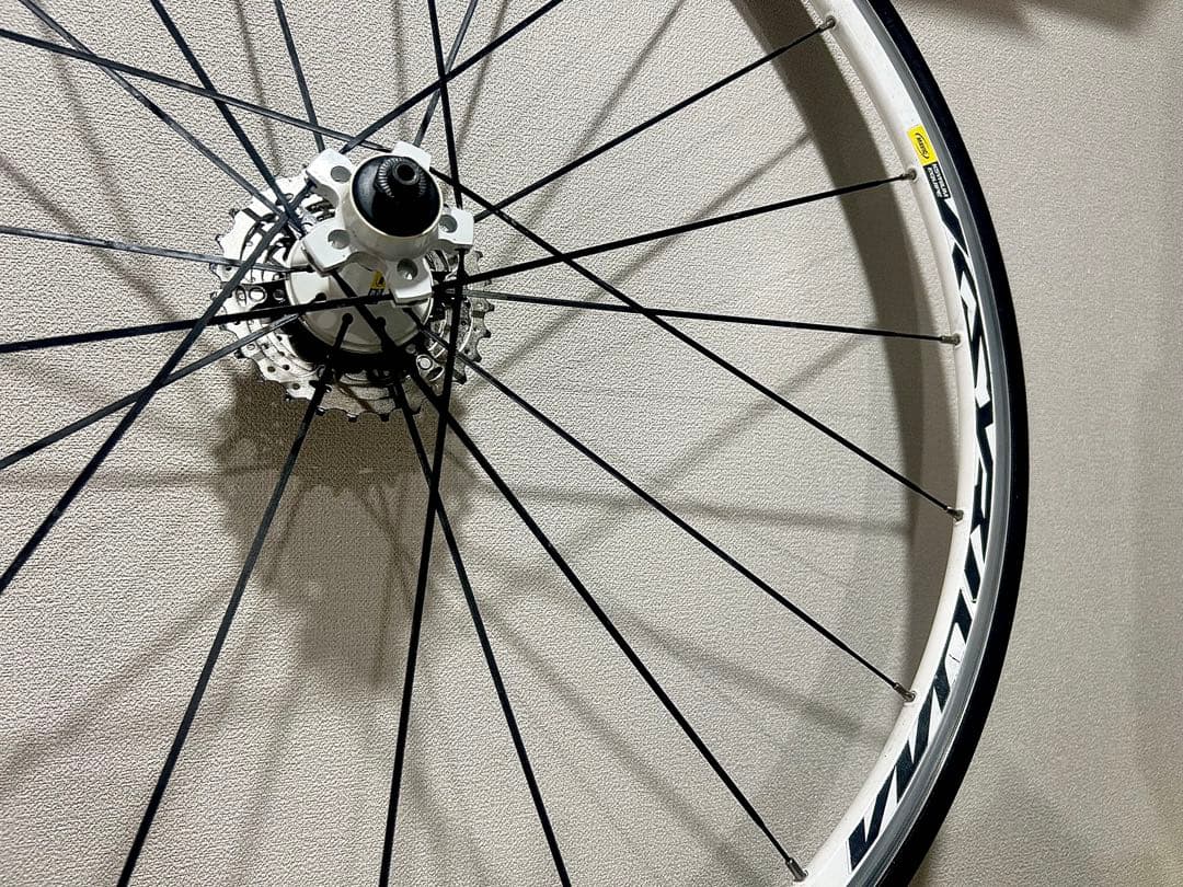 【Mavic KSYRIUM】貴重な白リム＋タイヤチューブ付◆マビック後輪のみ