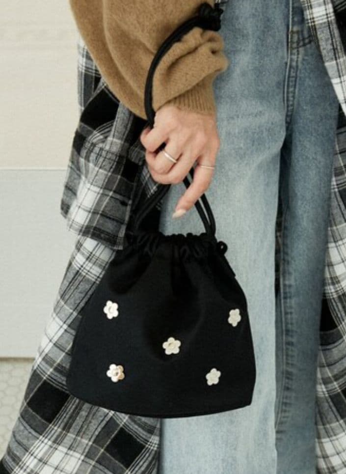 MARY QUANT 　PUBLU フラワースタッズナイロン巾着バッグ