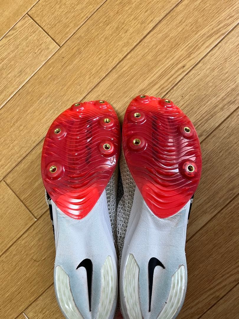 NIKEエアズームヴィクトリー　モアアップテンポ