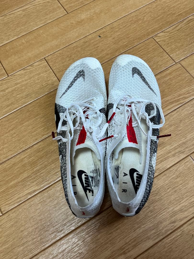 NIKEエアズームヴィクトリー　モアアップテンポ