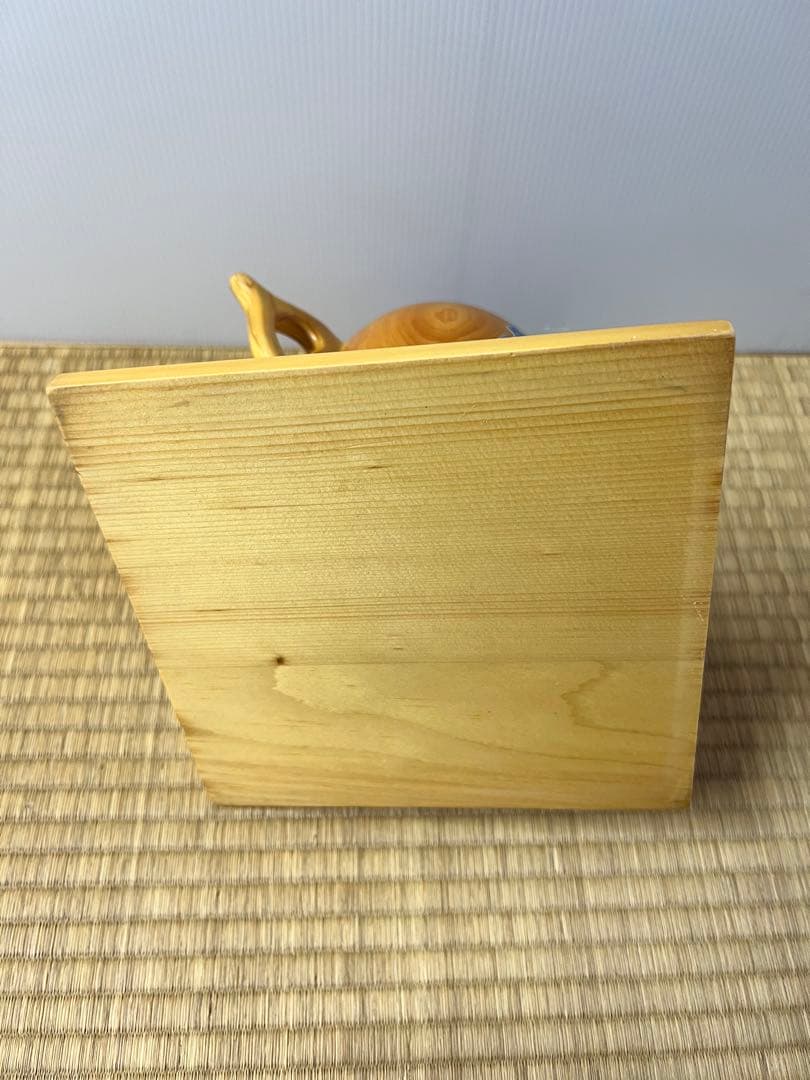 レア　ヴァンフォーレ甲府　木製ボール　台座付　選手　直筆サイン　2001